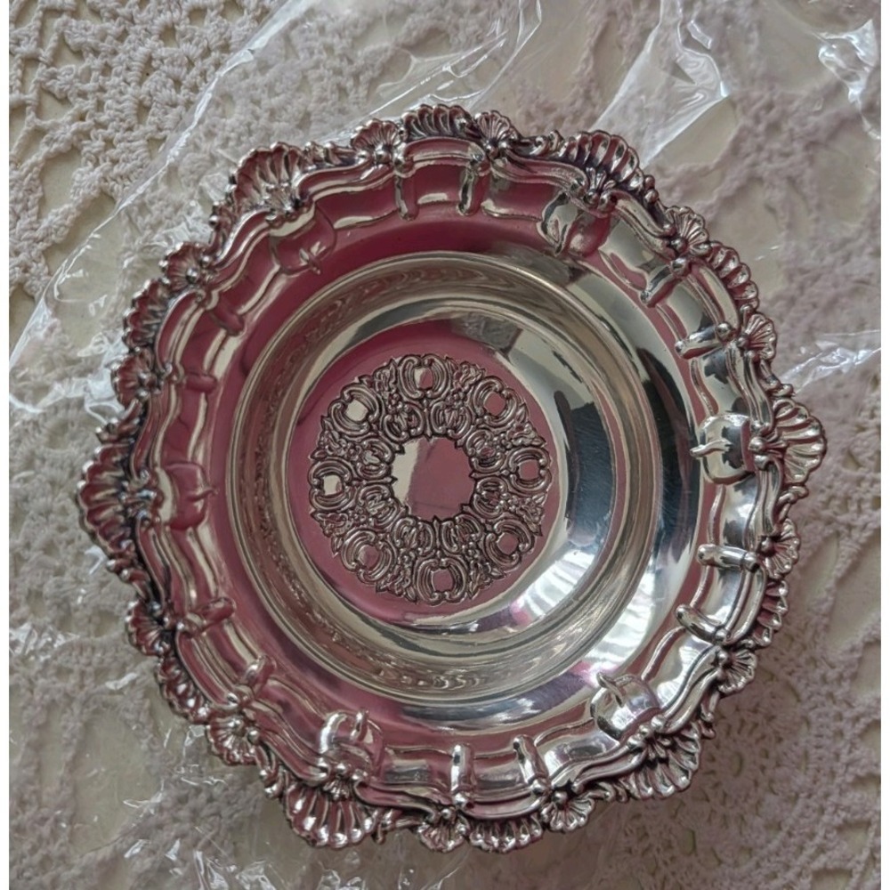 WM Rogers Silver Plate Bon Bon‎ Dish Made in Japan New Candy Dish bowl